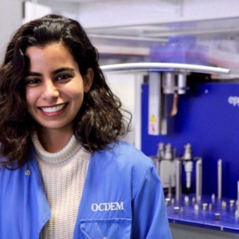 فازت الهنوف الدغيشم بجائزة أفضل بحث علمي