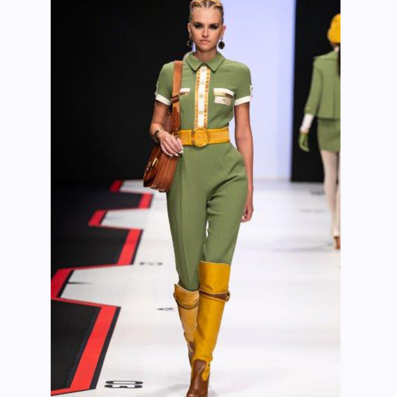 Elisabetta Franchi  إطلالة الماضي في ملابس المستقبل