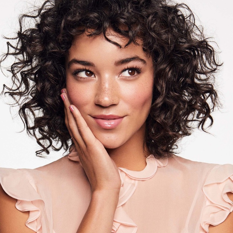 طقم Days of Our Lights من Benefit.. تمتّعي ببشرة تشعّ توهّجاً وسحراً في رمضان