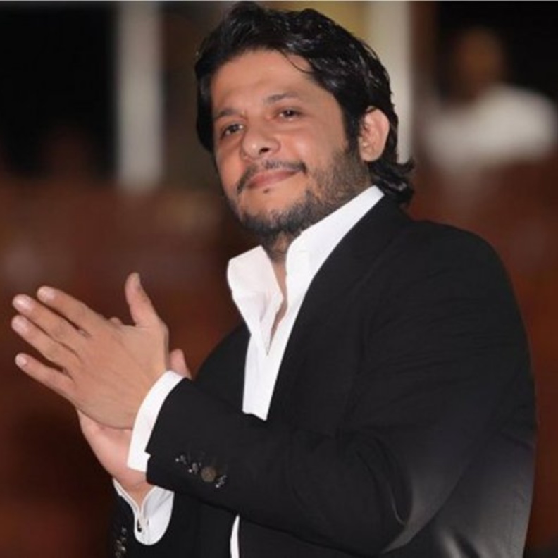 معين شريف يغني شارة مسلسل "دقيقة صمت"