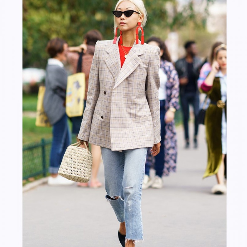 تألقي بتنسيقات شبابية أنيقة مع جاكيت البليزر