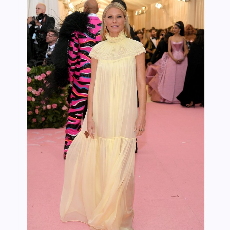 اطلالة مميّزة لغونيث بالترو وناتاشا رامسي ليفي في Met Gala 2019 بتوقيع Chloé