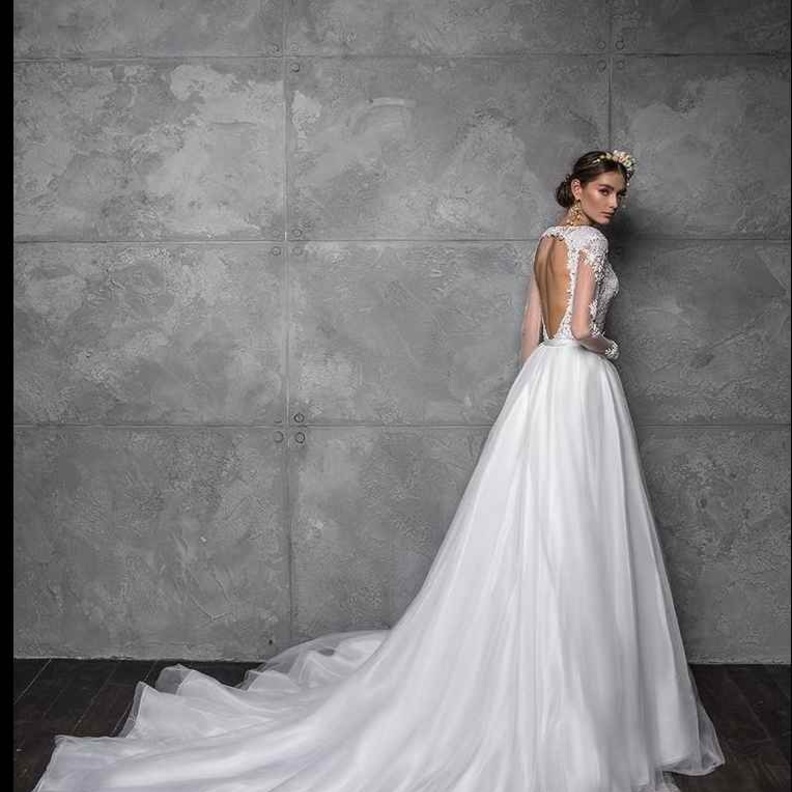 فساتين زفاف ملكية