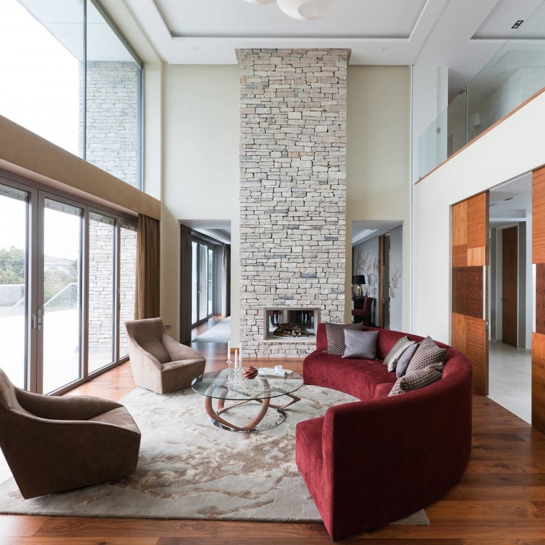 اختيار رائع للألوان في تصميم الكنب الدائري وباقي الأثاث