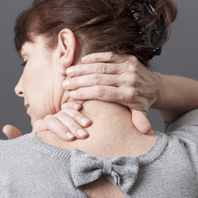 ألم الرقبة المفاجئ دليل على السكتة الدماغية