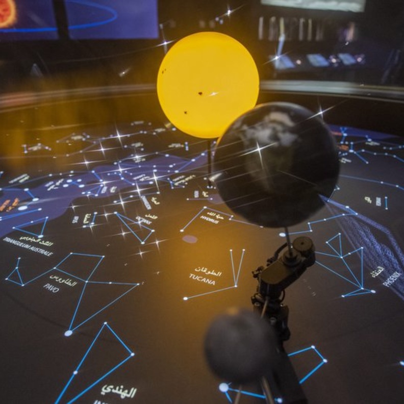 متحف برج الساعة من الداخل بعد فتح أبوابه للزوار