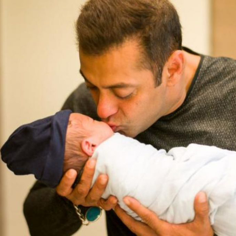 سلمان خان يفكر بالإنجاب عبر الاستعانة بأم بديلة