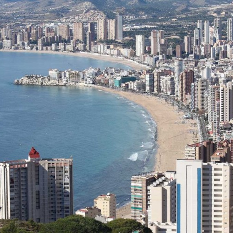  السياحة في بينيدورم الاسبانية