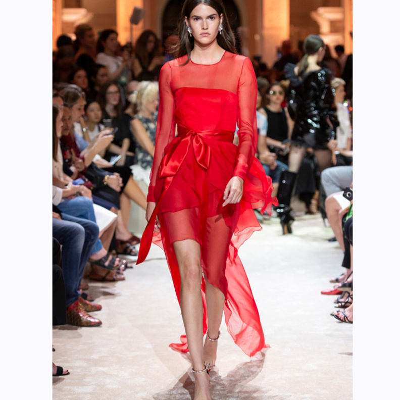 فستان من  alexandre vauthier