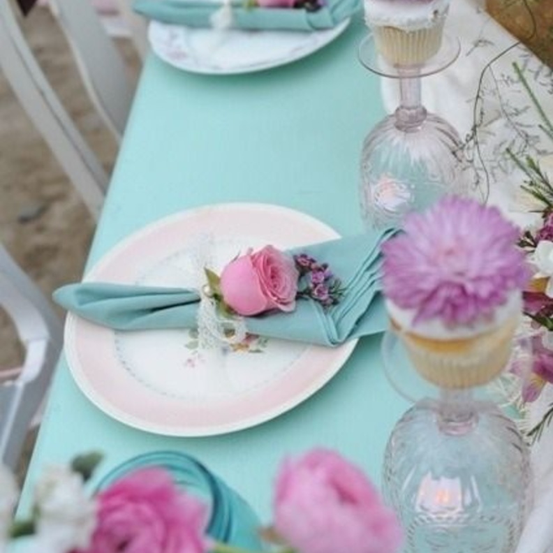 لا تترددي في اختيار الوان الباستيل في ديكور حفلات الزفاف الربيعية