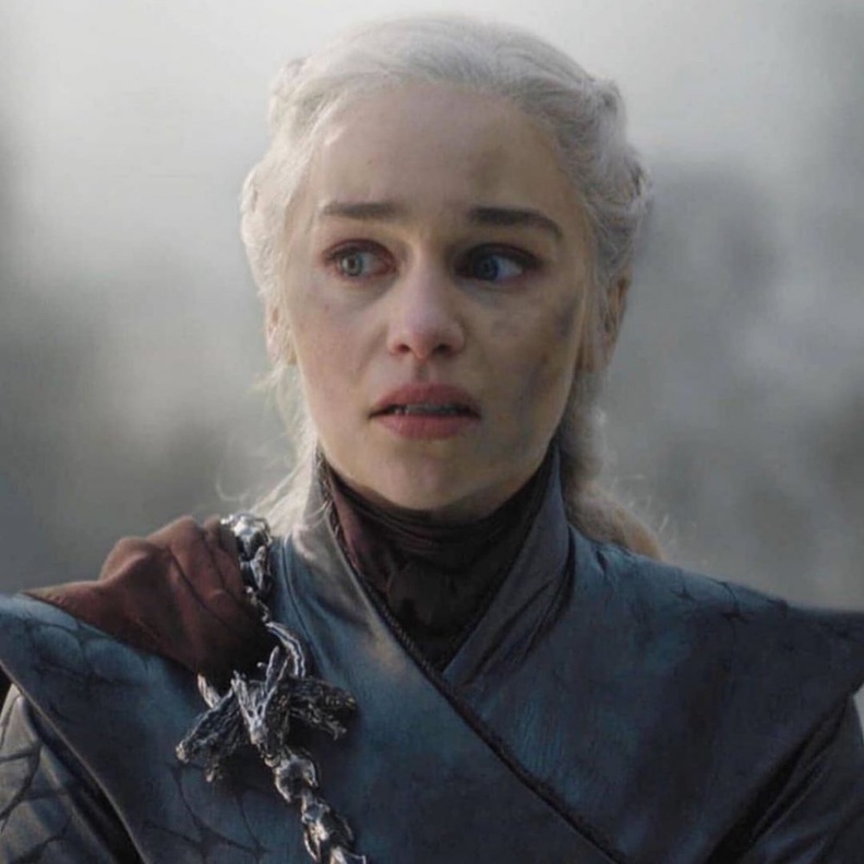 ايميليا كلارك أم التنانين