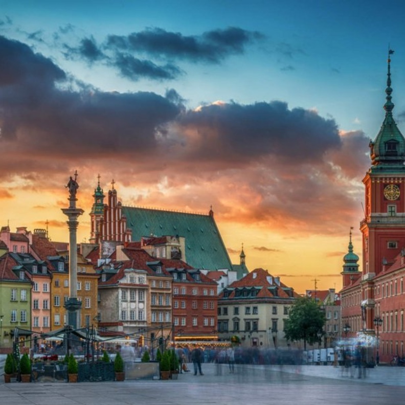 اختر الوقت الملائم لزيارة وارسو