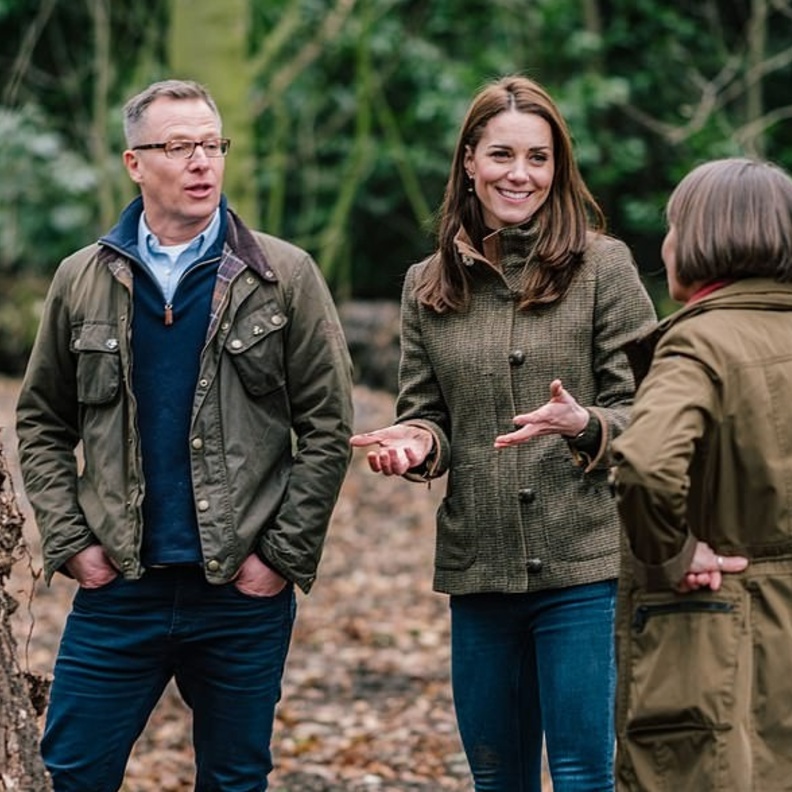 الصور التي نشرت لكيت في حديقة Back To Nature تضمنت صورة لكيت وهي تعمل في داخل الحديقة