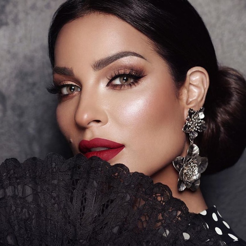 مكياج كلاسيكي جذاب اعتمديه في سهرات رمضان 2019