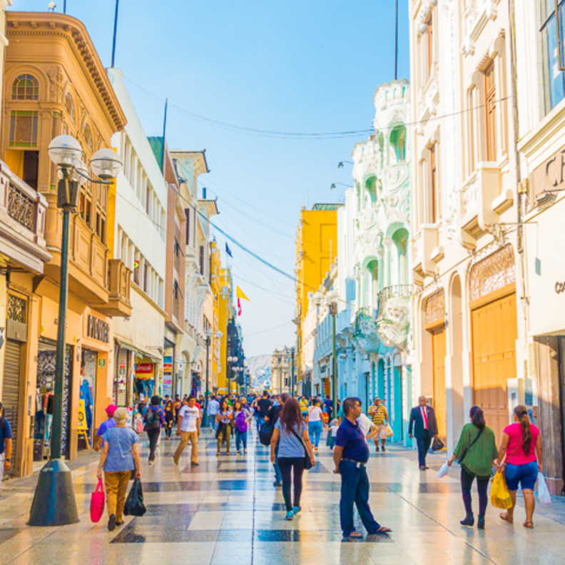 تسوق وسط محيط رائع في لاركومار