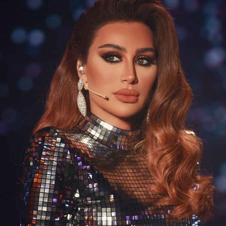 مايا دياب لا تمل من التفيير باطلالاتها الجمالية