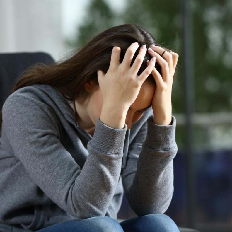  الشعور بالتعب من مضاعفات انخفاض السكر في الدم في رمضان