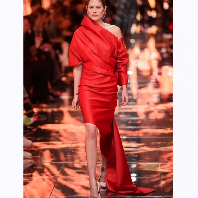 موديلات فساتين باللون الاحمر لاطلالتك في العيد مطبعة بالورود من Sonia Rykiel