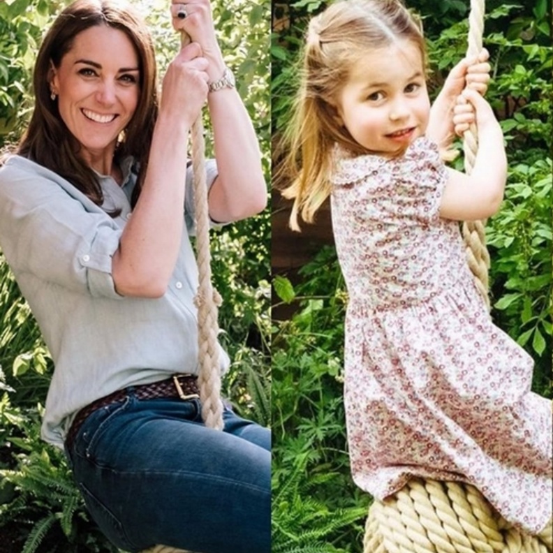  كيت إختارت فستان ميدي بطبعة الورود من ماركة & other stories