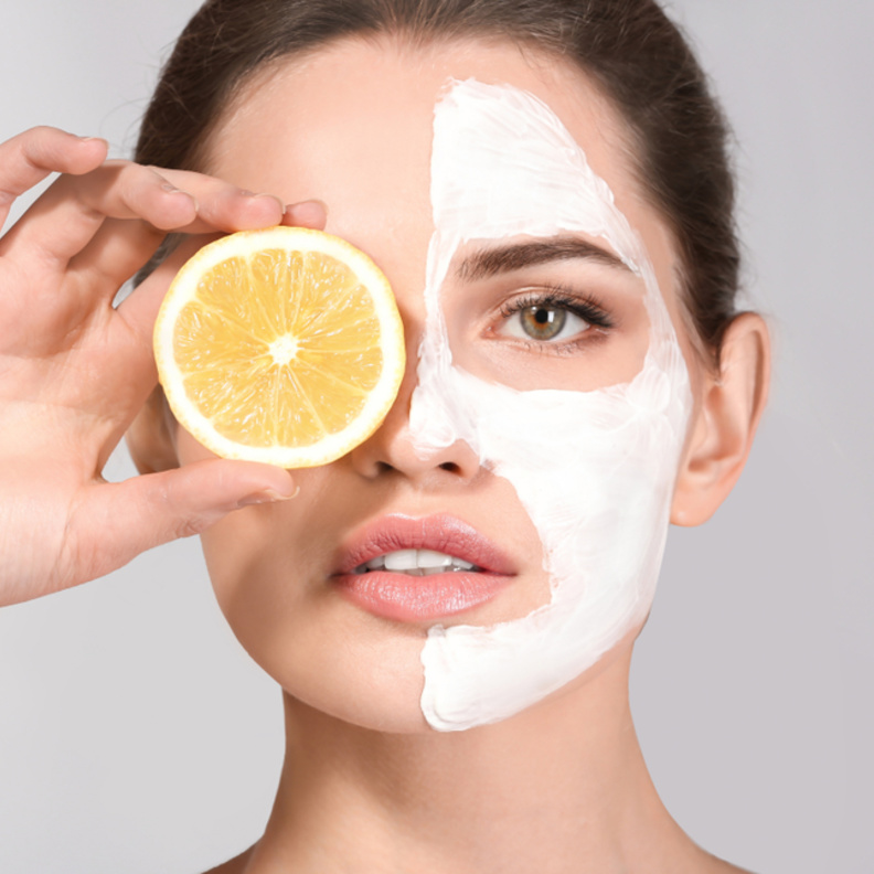 النشا والليمون يحويان مكونات فعالة لتنقية وتفتيح البشرة معالجة البثور والبقح الداكنة