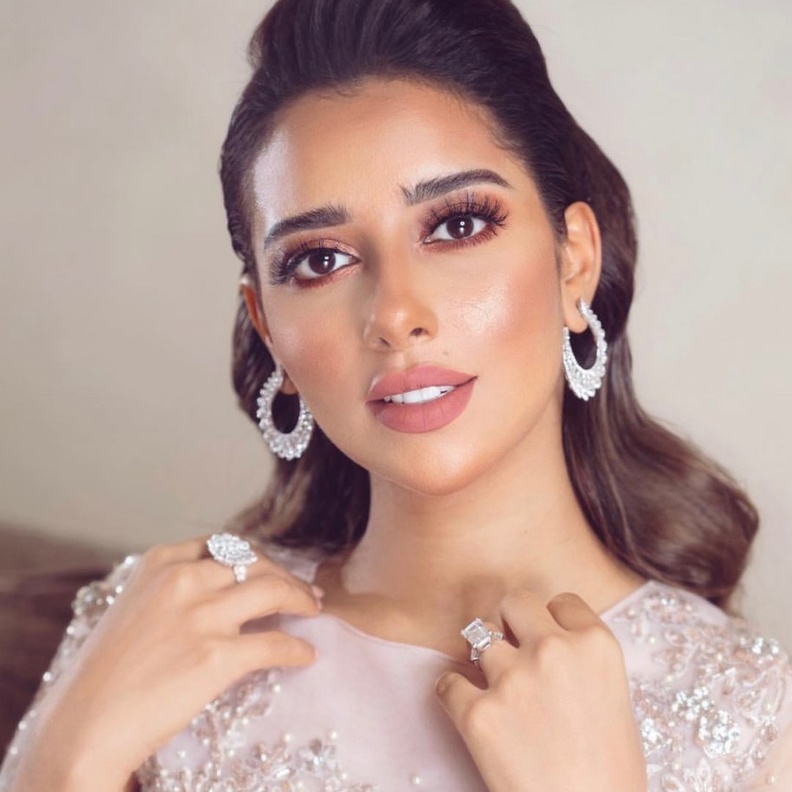 أحدث إطلالات مكياج بلقيس