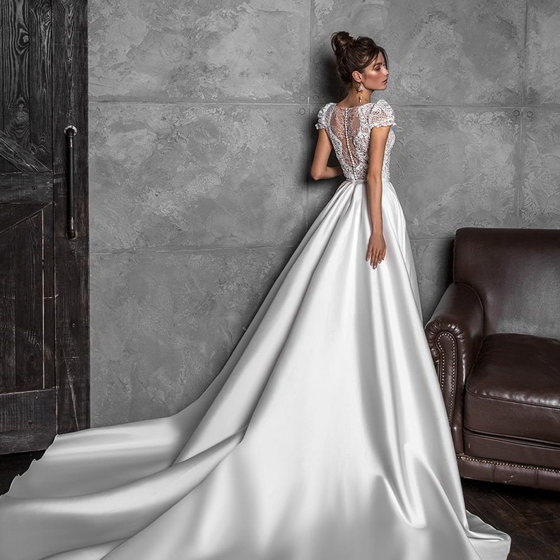 فستان من تصميم berta