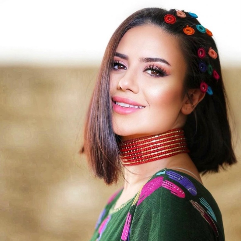 إطلالات رمضان 2019 باكسسوارات الشعر هذه