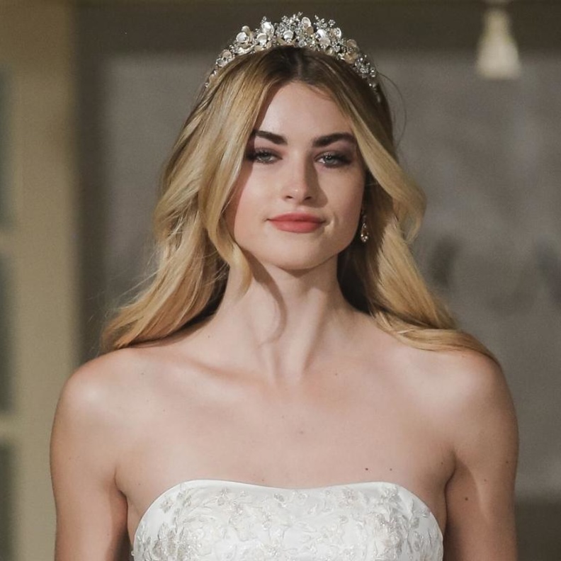 أجمل تسريحات شعر مفرود لعروس ٢٠١٩ لشعر فخم وإطلالة ناعمة