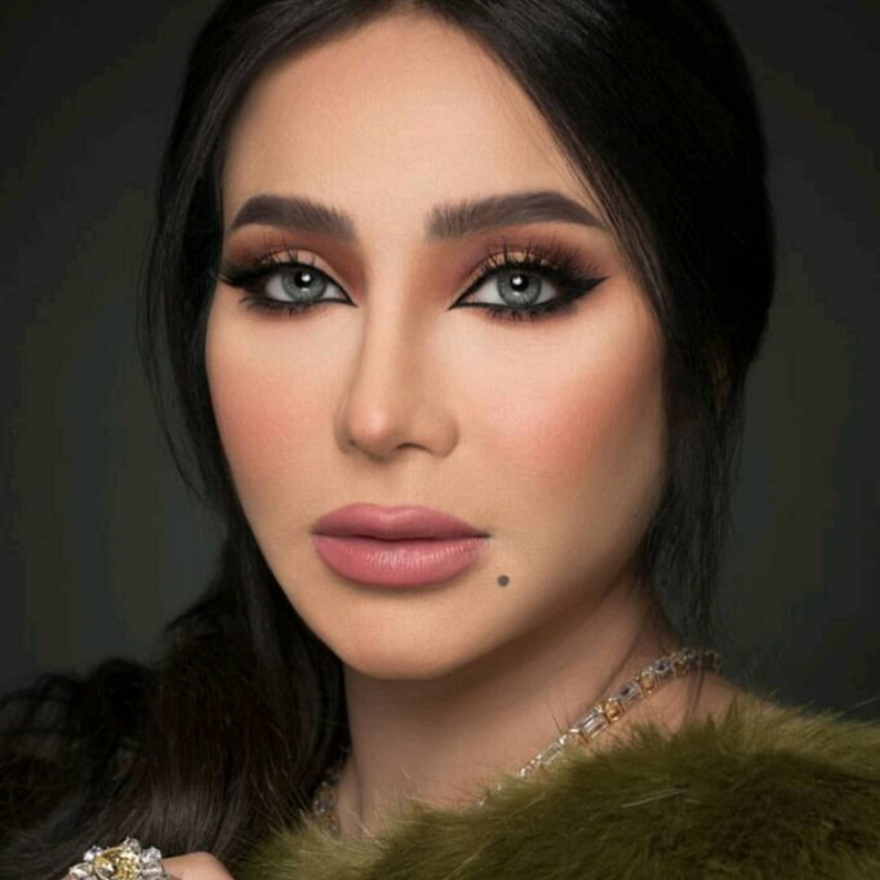 احصلي على رسمة أيلاينر حادة بأسلوب لجين