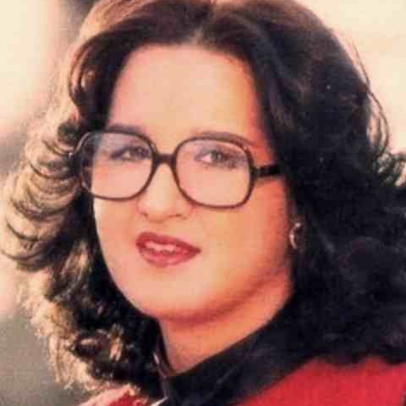 عزيزة جلال تعود للغناء