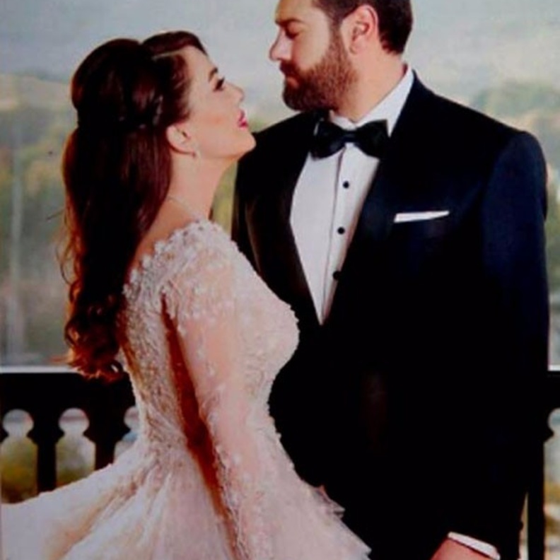 كندة علوش تتخلى عن فستان زفافها