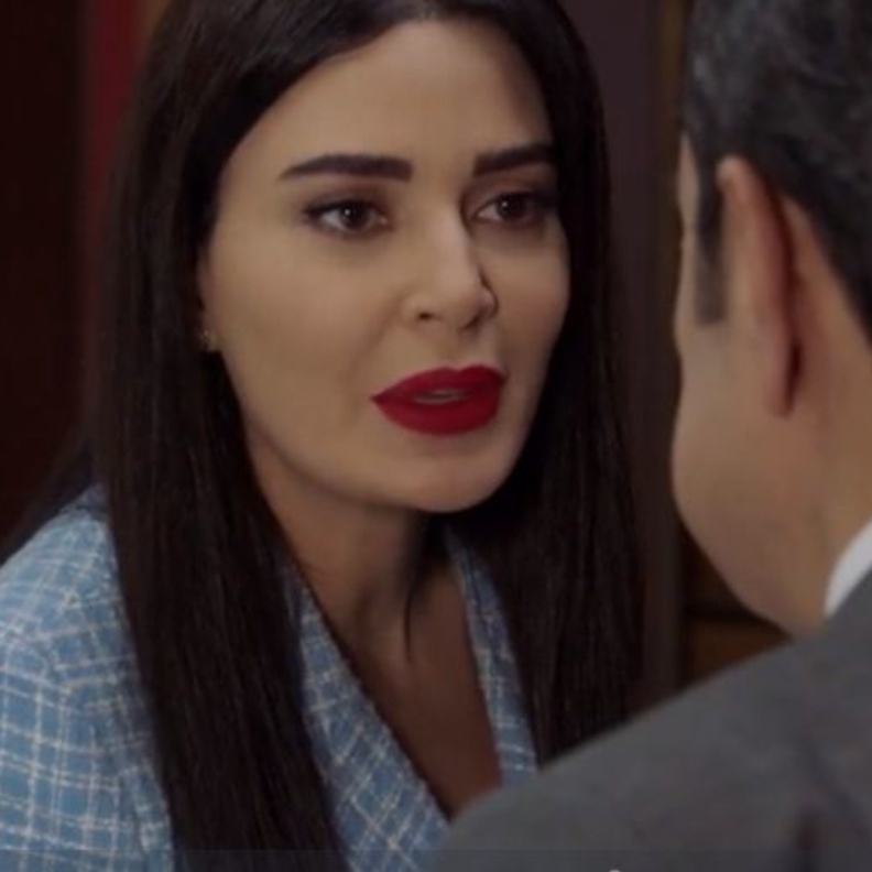 مشهد مؤثر بين شاهين ومنى