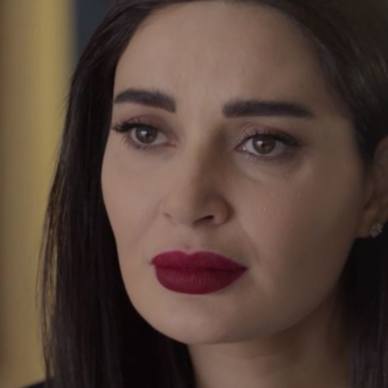 نادين نجيم تتعرض للعنف في مسلسل "خمسة ونص"