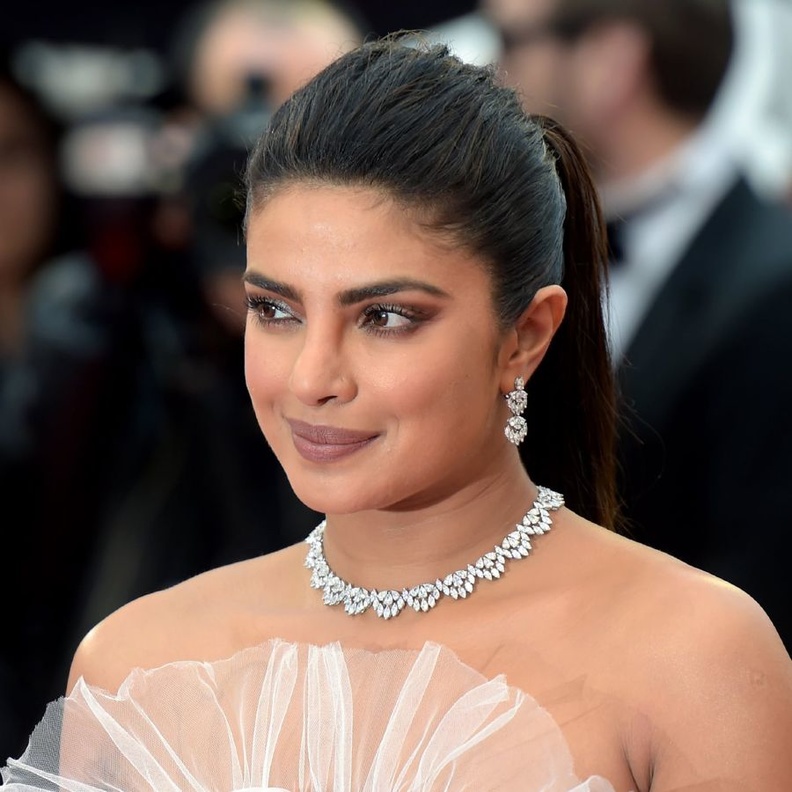 كاميلا موروني ترتدي مجوهرات بولغاري