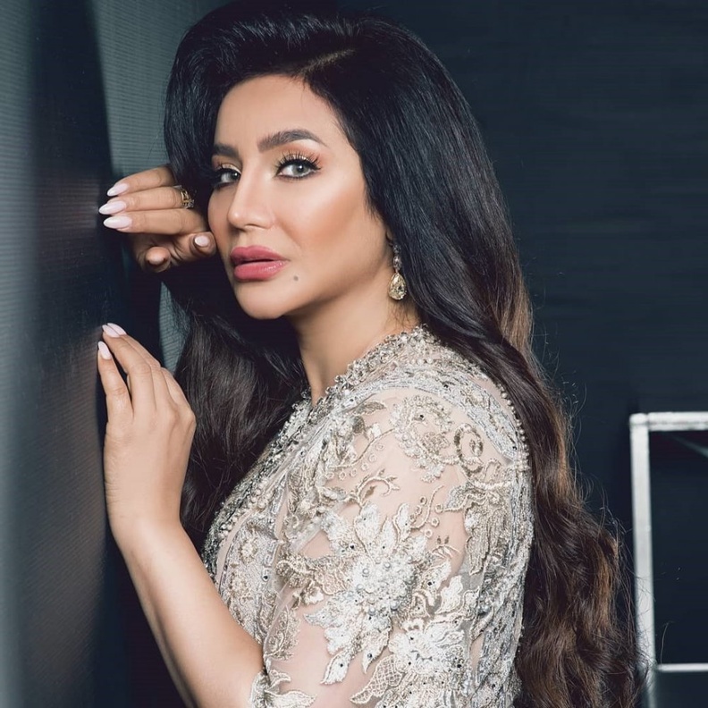 تسريحات شعر ويفي على طريقة لجين عمران