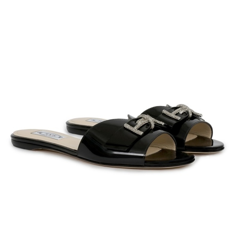 مجموعة صنادل حصرية من Tod’s في الشرق الأوسط