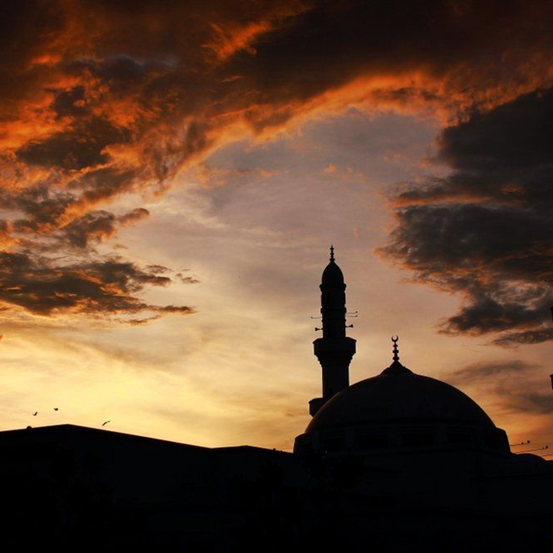 بتوقيت دبي موعد اذان المغرب الثالث والعشرين من رمضان 2019