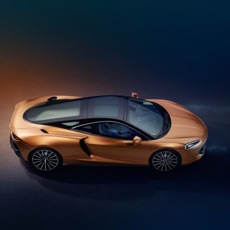 سيارة رياضية فاخرة من McLaren