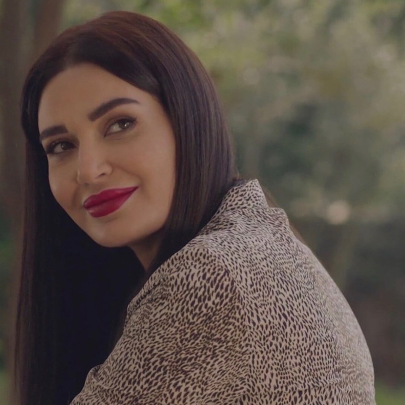 احصلي على مكياج سيرين بهذه الخطوات السريعة