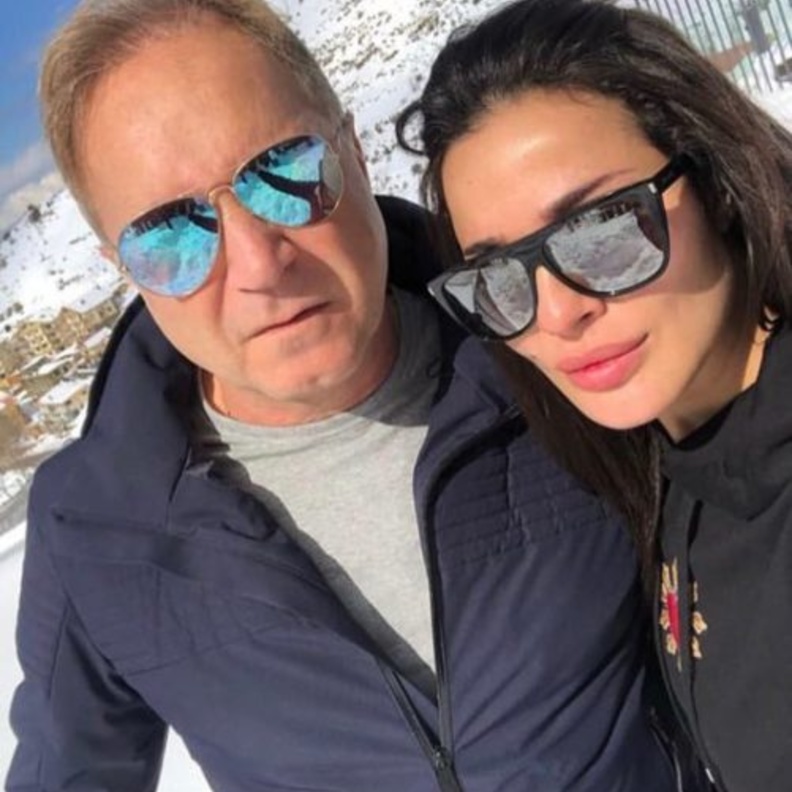 إطلالات زوج نادين نجيم قليلة في الإعلام