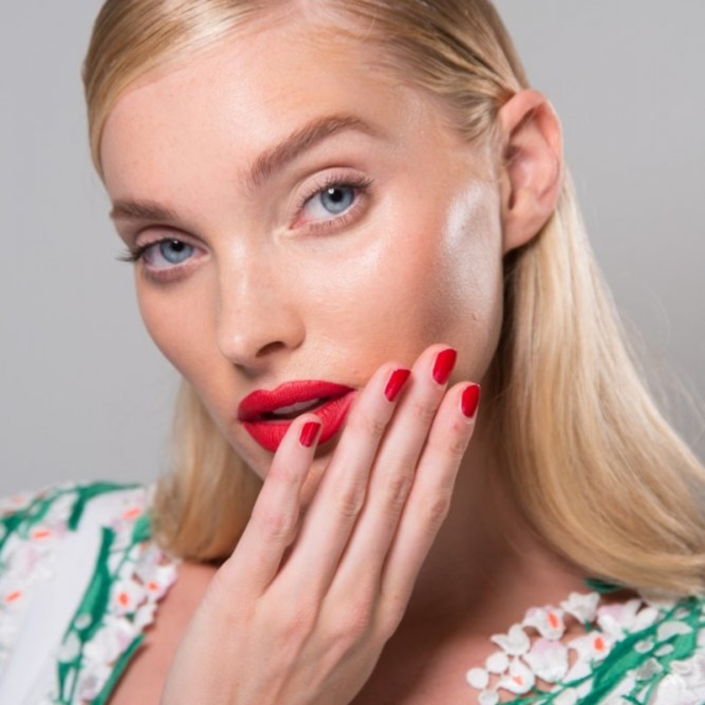 الوان طلاء اظافر حمراء موضة صيف 2019 من Ryan Lo