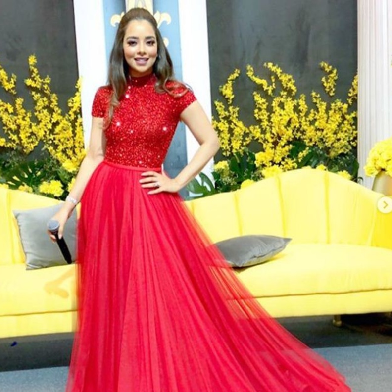 إطلالة أنيقة وعصرية من تصميم حسين بظاظا