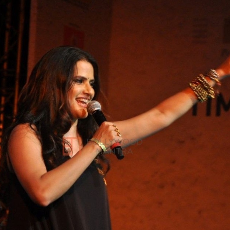 تهديد بالقتل يصل إلى المغنية سونا موهاباترا