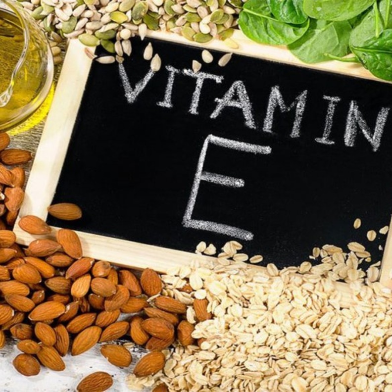 الأطعمة الغنية بفيتامين إي تقي من تجلط الدم