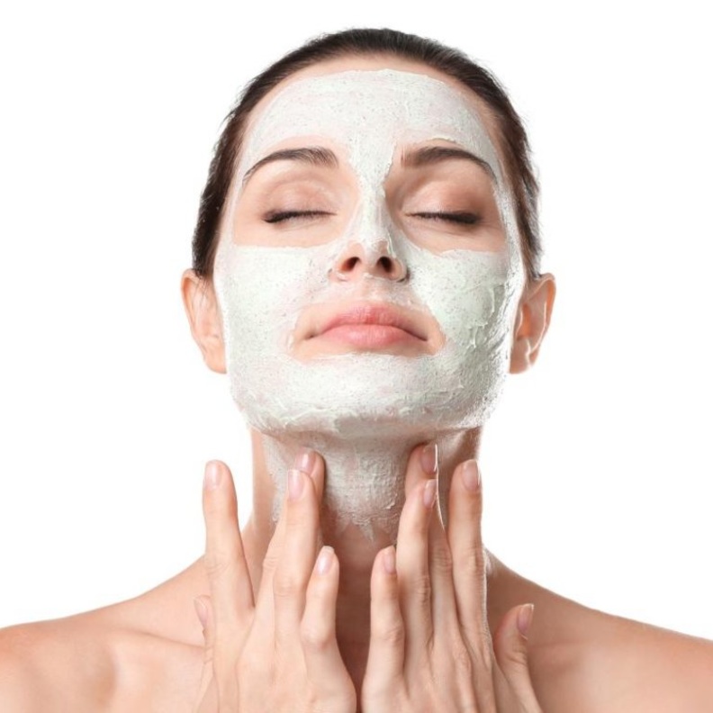 دقيق الأرز من أفضل الوصفات لتفتيح وتقشير البشرة من المرة الأولى