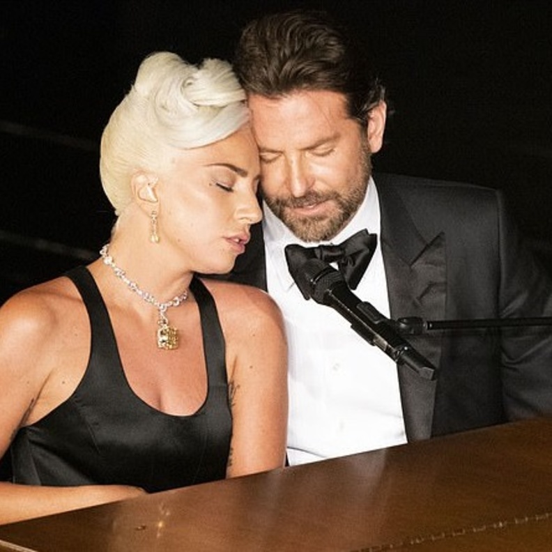 برادلي كوبر وليدي جاجا