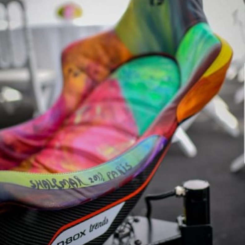 فن شاليمار شربتلي يثير إعجب المشاركين في سباق "فورميلا 1" موناكو