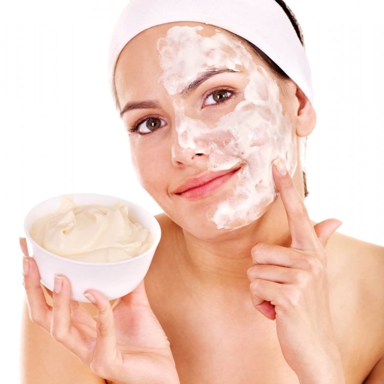 استخدمي ماسكات الزبادي وتمتعي ببشرة رائعة في يوم زفافك