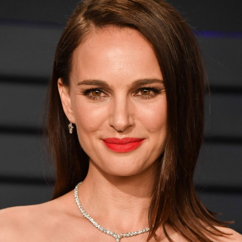 إطلالة جمالية موفقة لناتالي