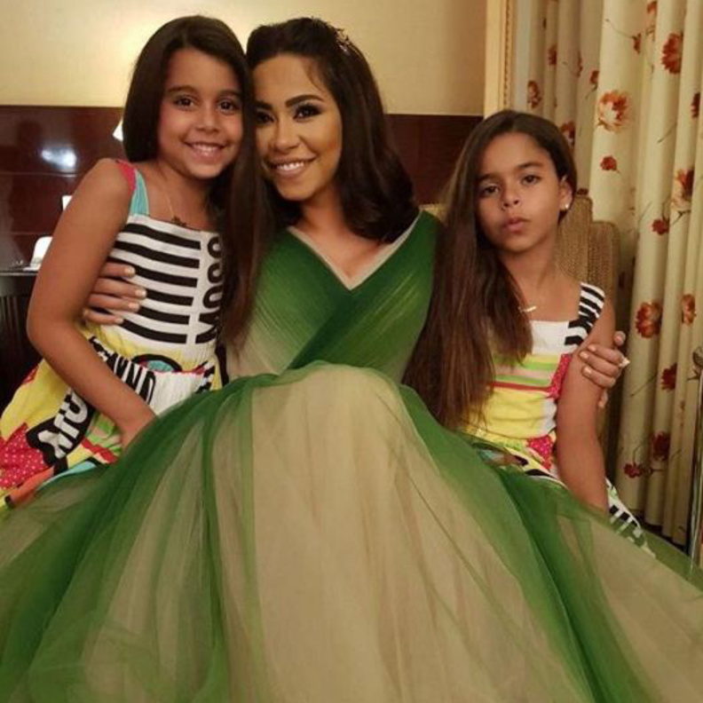 ابنة كارلا حداد نسخة عن والدتها